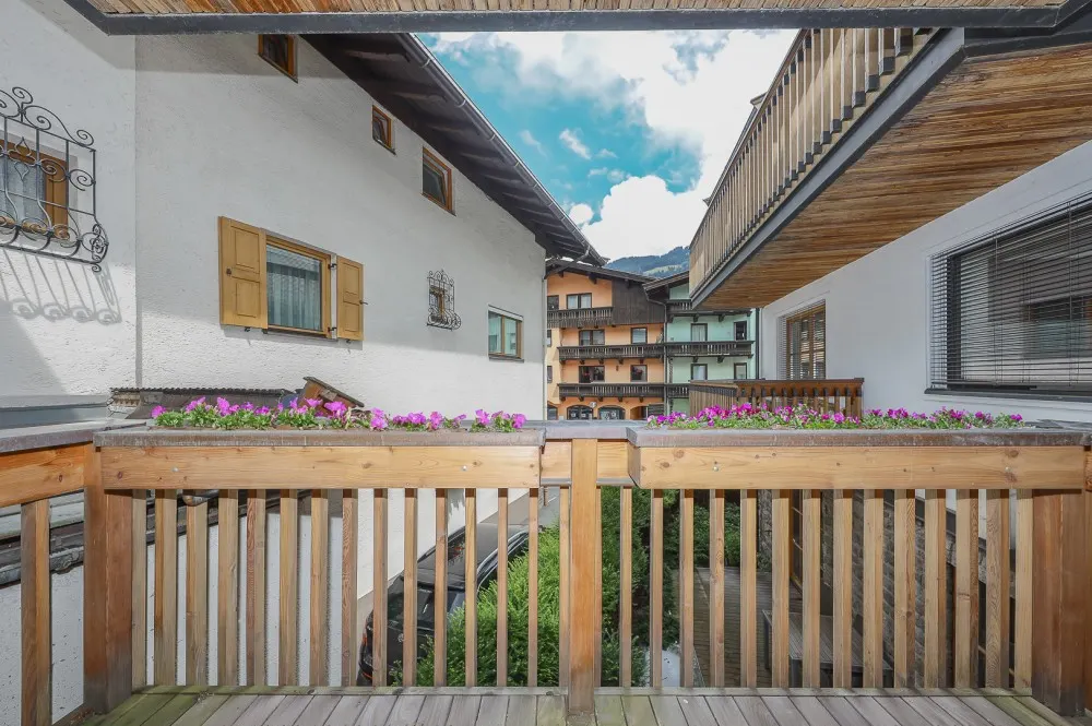 KITZIMMO-Luxus-Suite mit Zugang in ein 5-Sterne-Hotel - Immobilien Kitzbühel.