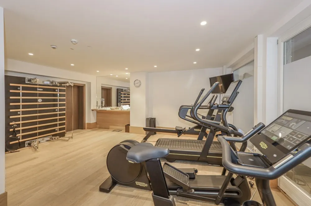 KITZIMMO-Luxus-Suite mit Zugang in ein 5-Sterne-Hotel - Immobilien Kitzbühel.