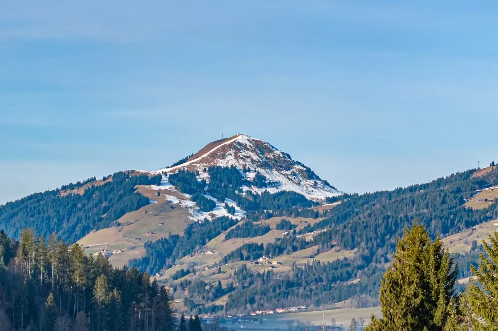 KITZIMMO-Exklusives Neubau-Penthouse mit Ski/in-Ski/out - Immobilien Kirchberg.