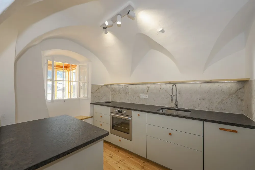KITZIMMO-Freizeitwohnsitz in historischem Stadthaus mit Blick auf die Streif - Immobilien Kitzbühel.