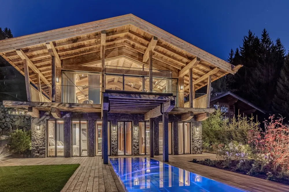 KITZIMMO-THE SHAPE OF WATER - Luxusvilla in prominenter Toplage - Immobilien Kitzbühel.