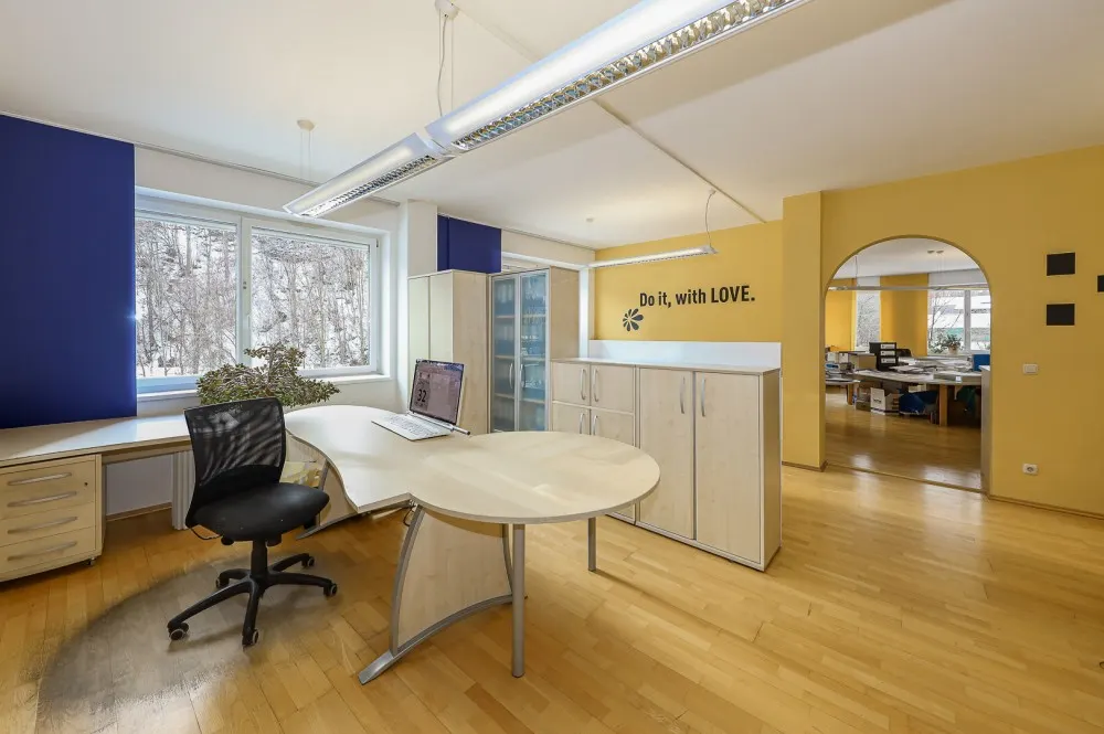 KITZIMMO-Büroräumlichkeiten in gut frequentierter Lage kaufen - Immobilien Kitzbühel.