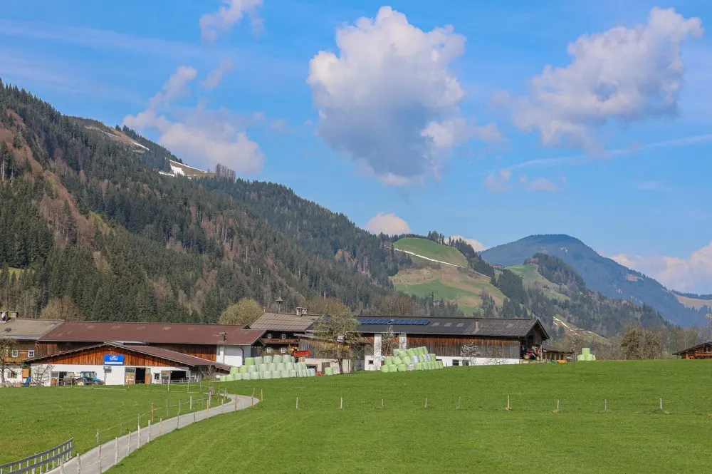 KITZIMMO-Baugrundstück in Toplage kaufen - Immobilien Aurach bei Kitzbühel.