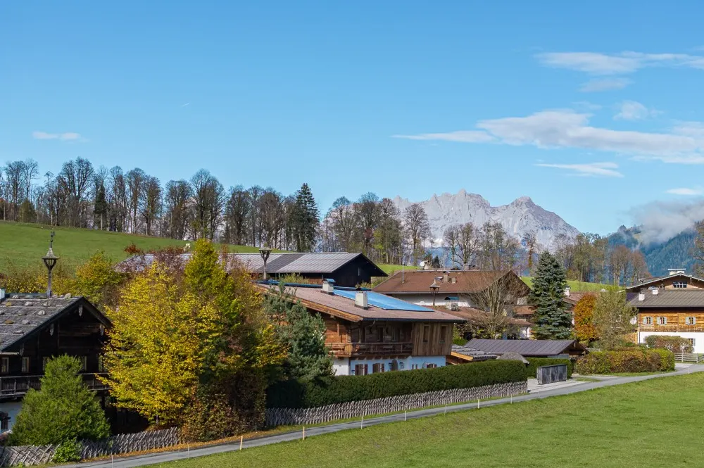 KITZIMMO-Neubauvilla in sonniger Ruhelage mit Bergblick - Immobilien Aurach.