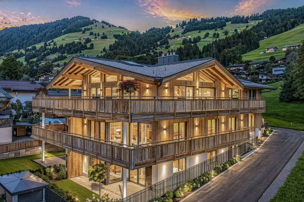KITZIMMO-Luxuspenthouse sonniger Toplage mit Panorama-Ausblick - Immobilien Brixen.-1