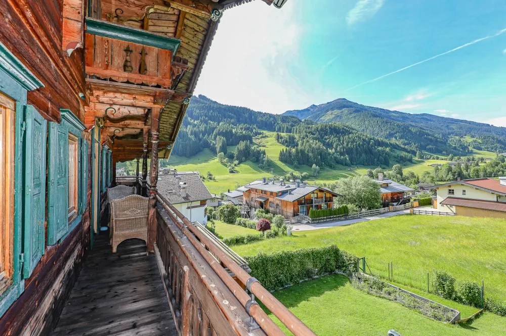 KITZIMMO-Dachgeschosswohnung im Bauernhaus mit touristischer Widmung - Immobilien Jochberg.