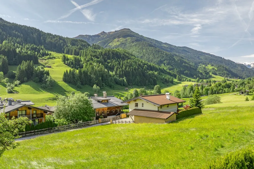 KITZIMMO-Dachgeschosswohnung im Bauernhaus mit touristischer Widmung - Immobilien Jochberg.