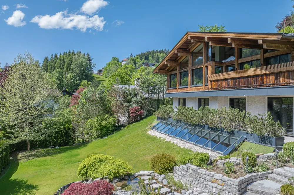 KITZIMMO-Luxusvilla mit Indoorpool in Toplage - Immobilien Kitzbühel.