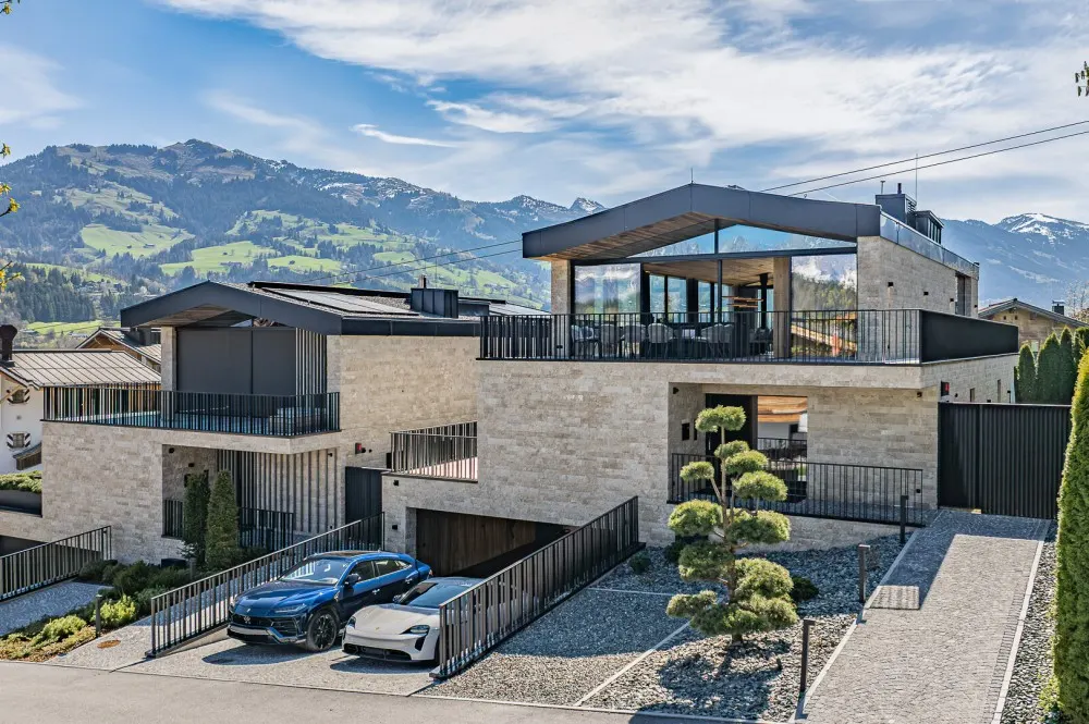 KITZIMMO-Luxusvilla mit Pool am Hahnenkamm - Immobilien Kitzbühel.
