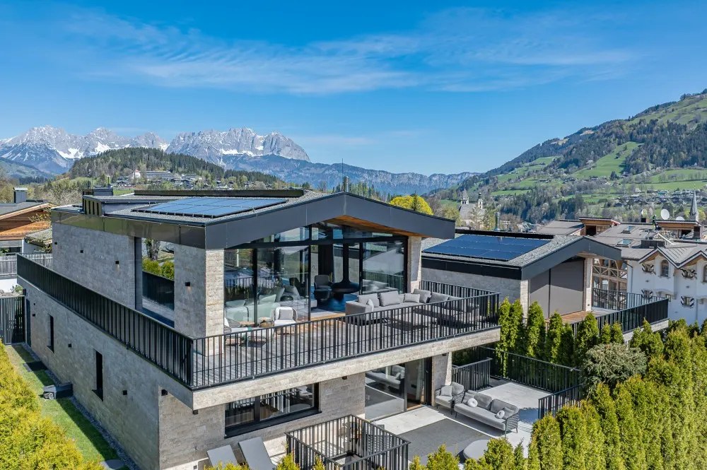 KITZIMMO-Luxusvilla mit Pool am Hahnenkamm - Immobilien Kitzbühel.
