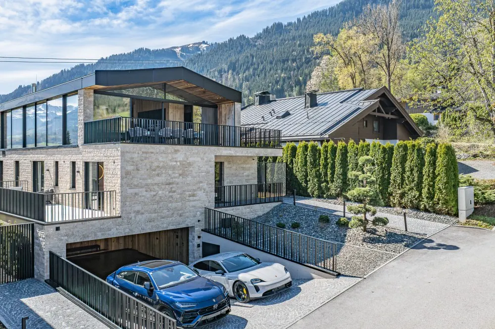 KITZIMMO-Luxusvilla mit Pool am Hahnenkamm - Immobilien Kitzbühel.