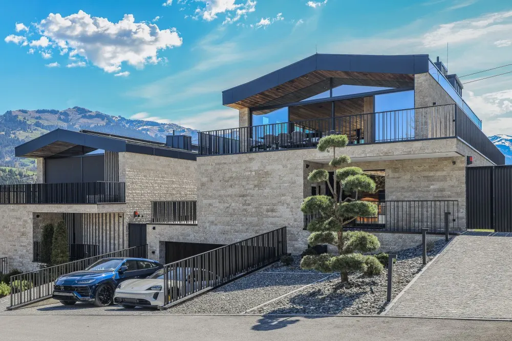KITZIMMO-Luxusvilla mit Pool am Hahnenkamm - Immobilien Kitzbühel.