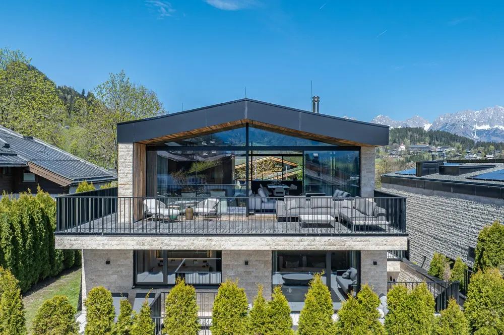 KITZIMMO-Luxusvilla mit Pool am Hahnenkamm - Immobilien Kitzbühel.