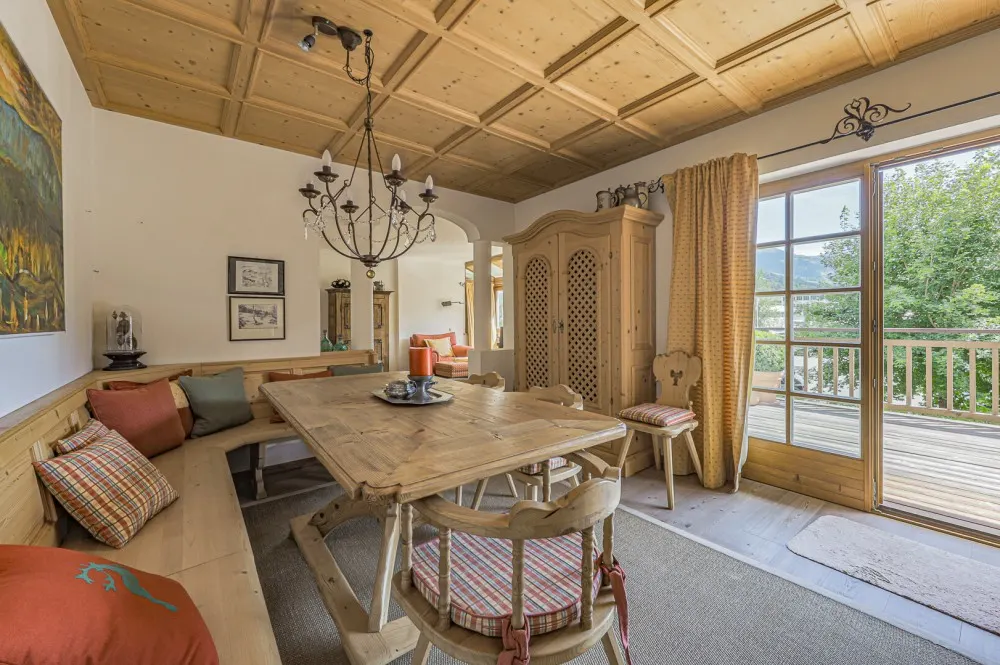KITZIMMO-Großzügige Wohnung mit schönem Ausblick in Zentrumslage - Immobilien Kitzbühel.-2