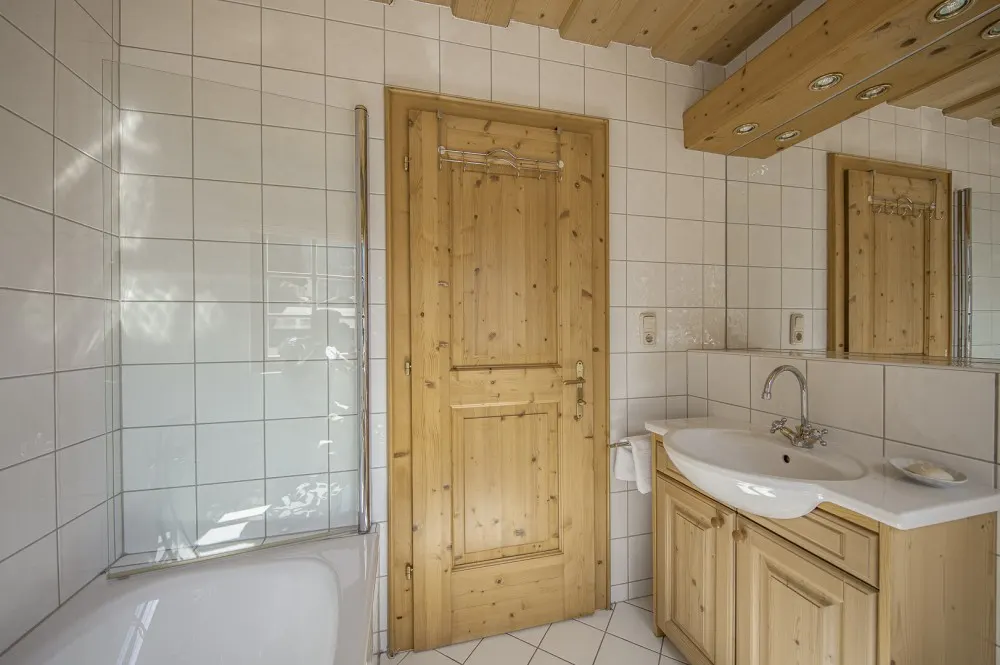 KITZIMMO-Großzügige Wohnung mit schönem Ausblick in Zentrumslage - Immobilien Kitzbühel.-10