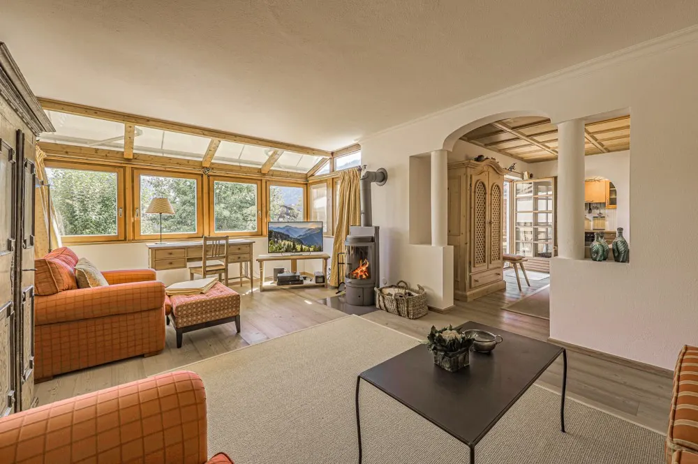 KITZIMMO-Großzügige Wohnung mit schönem Ausblick in Zentrumslage - Immobilien Kitzbühel.