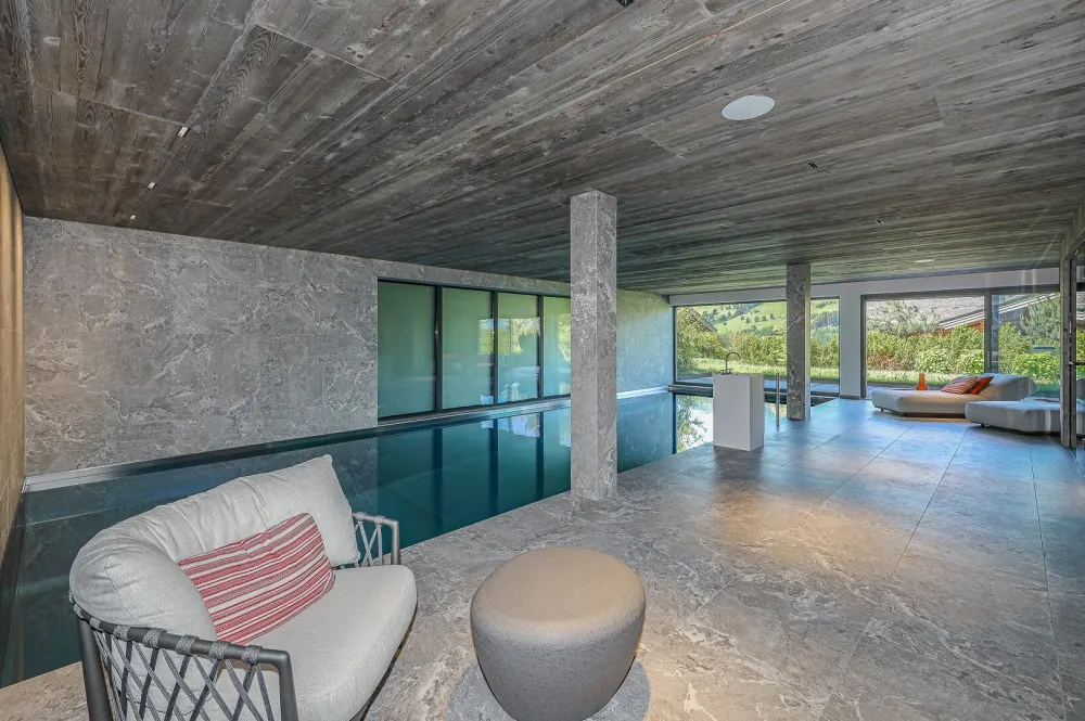 KITZIMMO-Einzigartige Luxusvilla mit Gästehaus in prominenter Toplage - Immobilien Aurach.