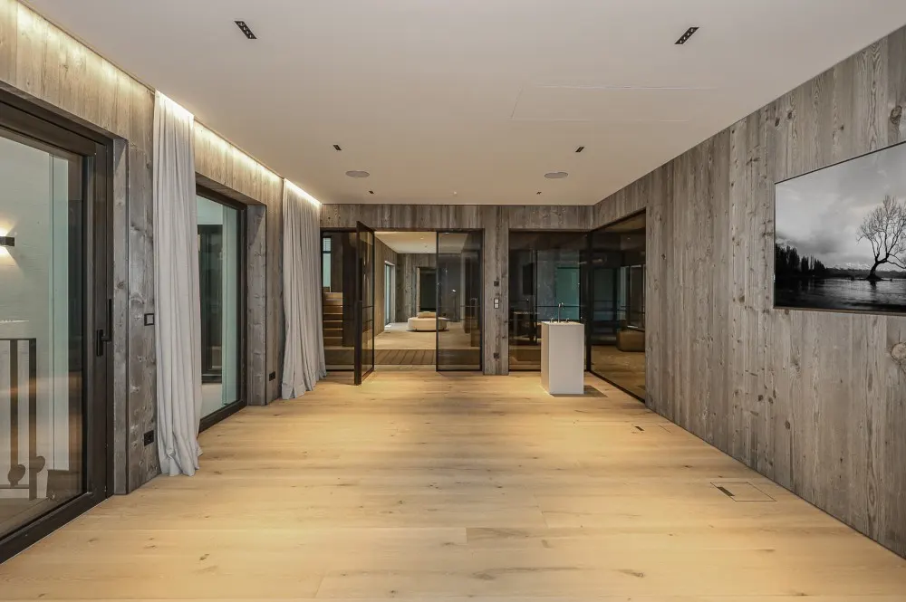 KITZIMMO-Einzigartige Luxusvilla mit Gästehaus in prominenter Toplage - Immobilien Aurach.
