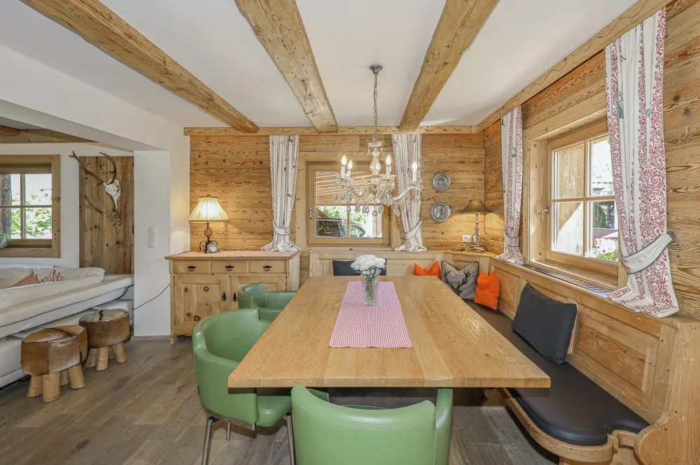 KITZIMMO-Alpenchalet in sonniger Ruhelage mit Kaiserblick - Immobilien Ellmau.