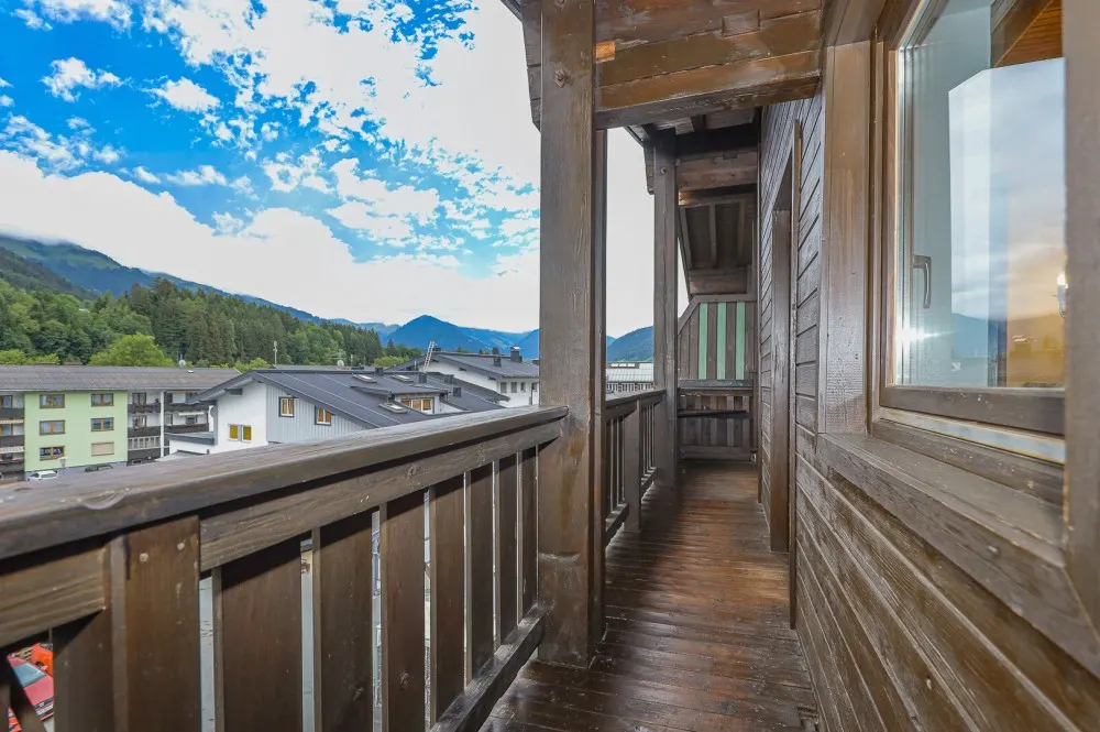 KITZIMMO-Dachgeschosswohnung mit Bergblick kaufen - Immobilien Kitzbühel.