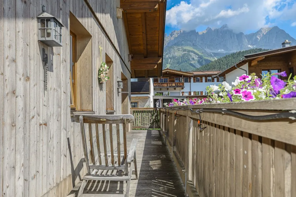 KITZIMMO-Hochwertiges Eck-Reihenhaus in sonniger Top-Ruhelage - Immobilien Going.