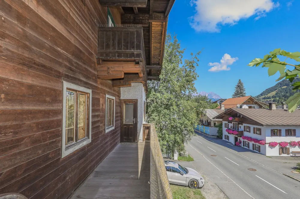 KITZIMMO-Stadthaus im Zentrum mit großem Potenzial kaufen - Immobilien Kitzbühel.
