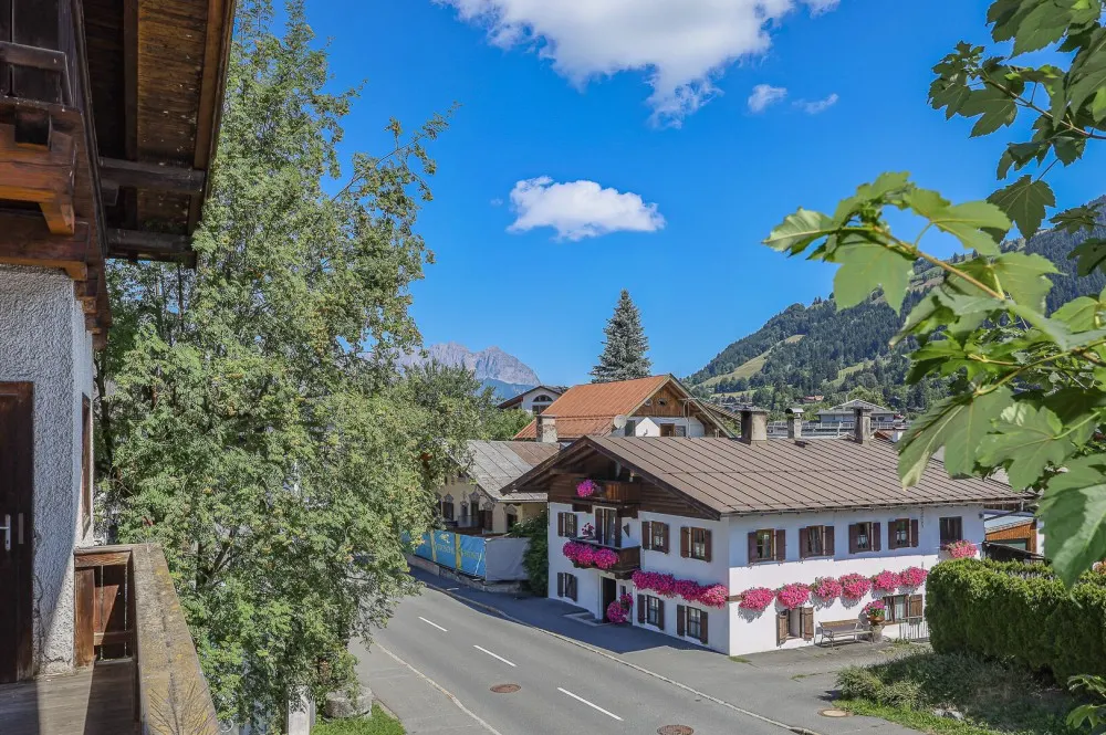 KITZIMMO-Stadthaus im Zentrum mit großem Potenzial kaufen - Immobilien Kitzbühel.