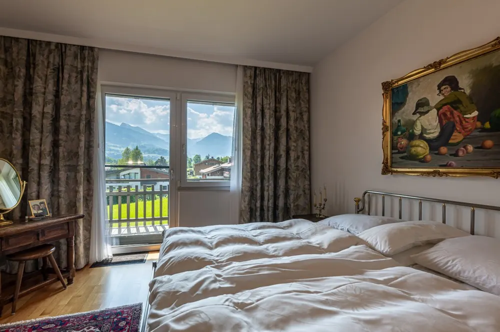 KITZIMMO-Domizil mit Potenzial in zentrumsnaher Ruhelage - Ski Out - Immobilien Kitzbühel.