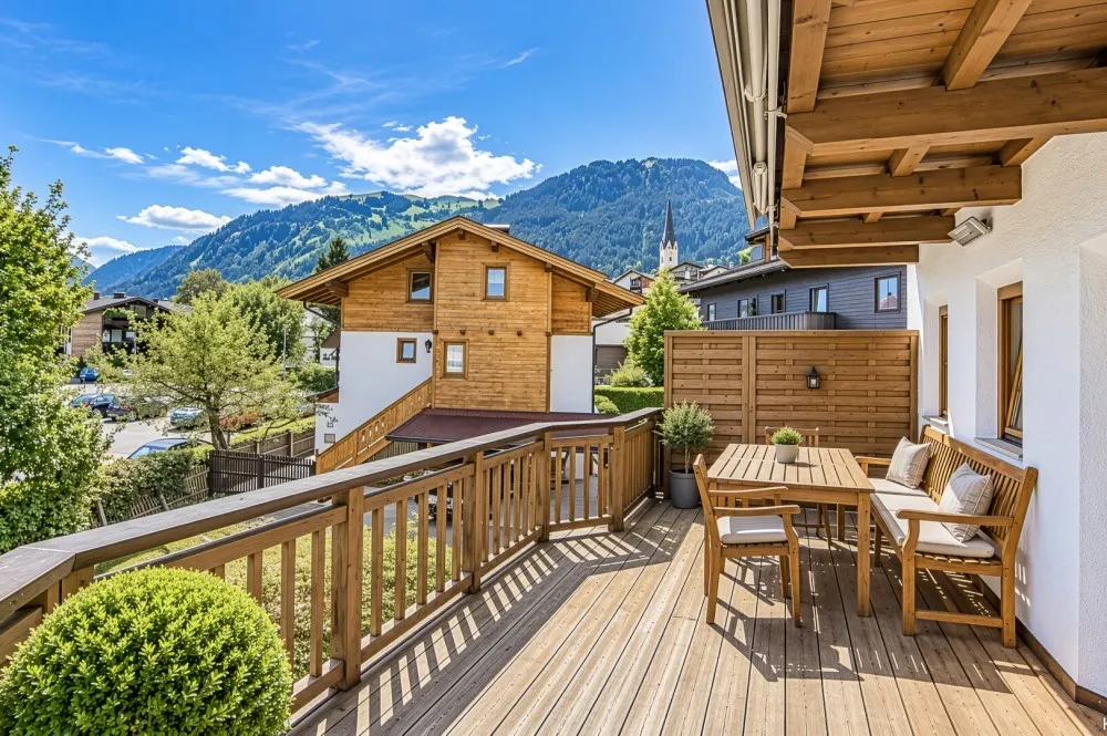 KITZIMMO-Großzügige Wohnung mit schönem Ausblick in Zentrumslage - Immobilien Kitzbühel.-4
