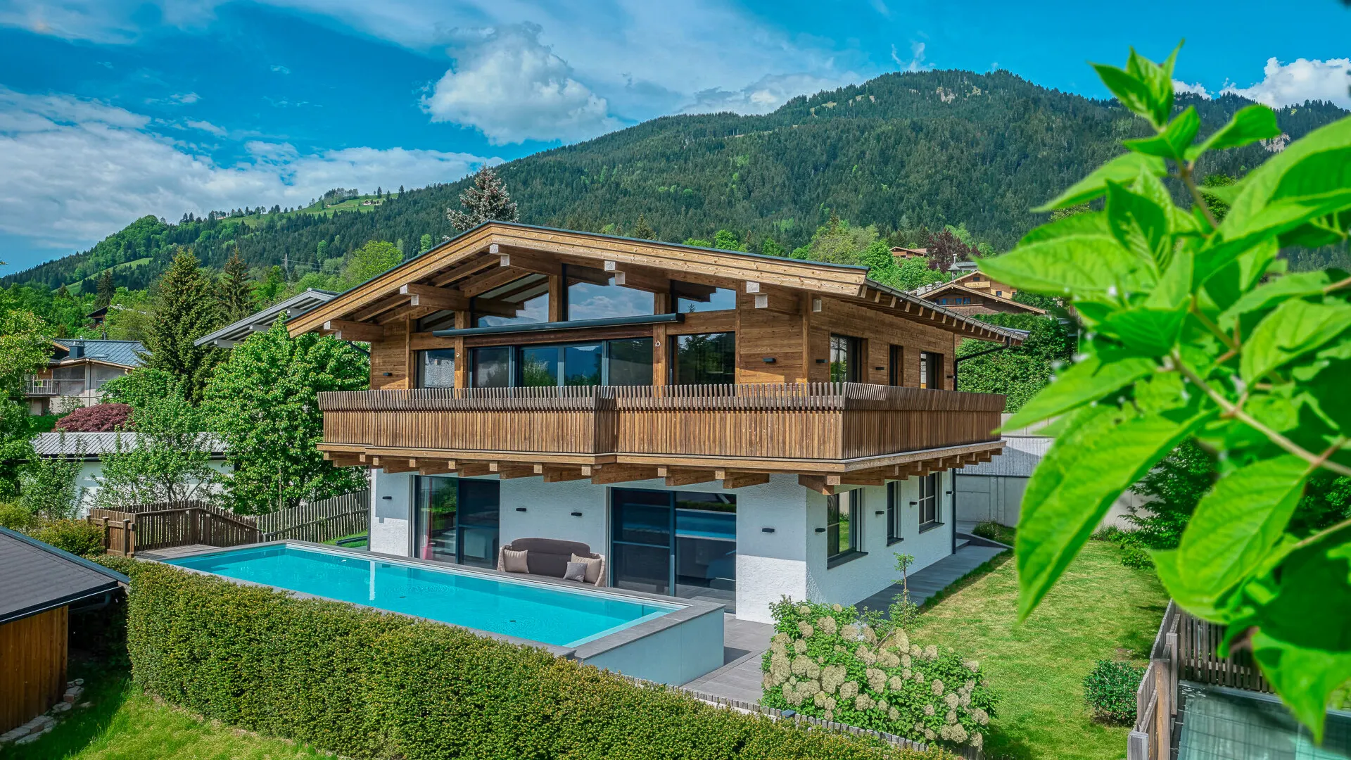 KITZIMMO-Luxusvilla mit Pool in Toplage am Sonnberg kaufen - Immobilien Kitzbühel.-2