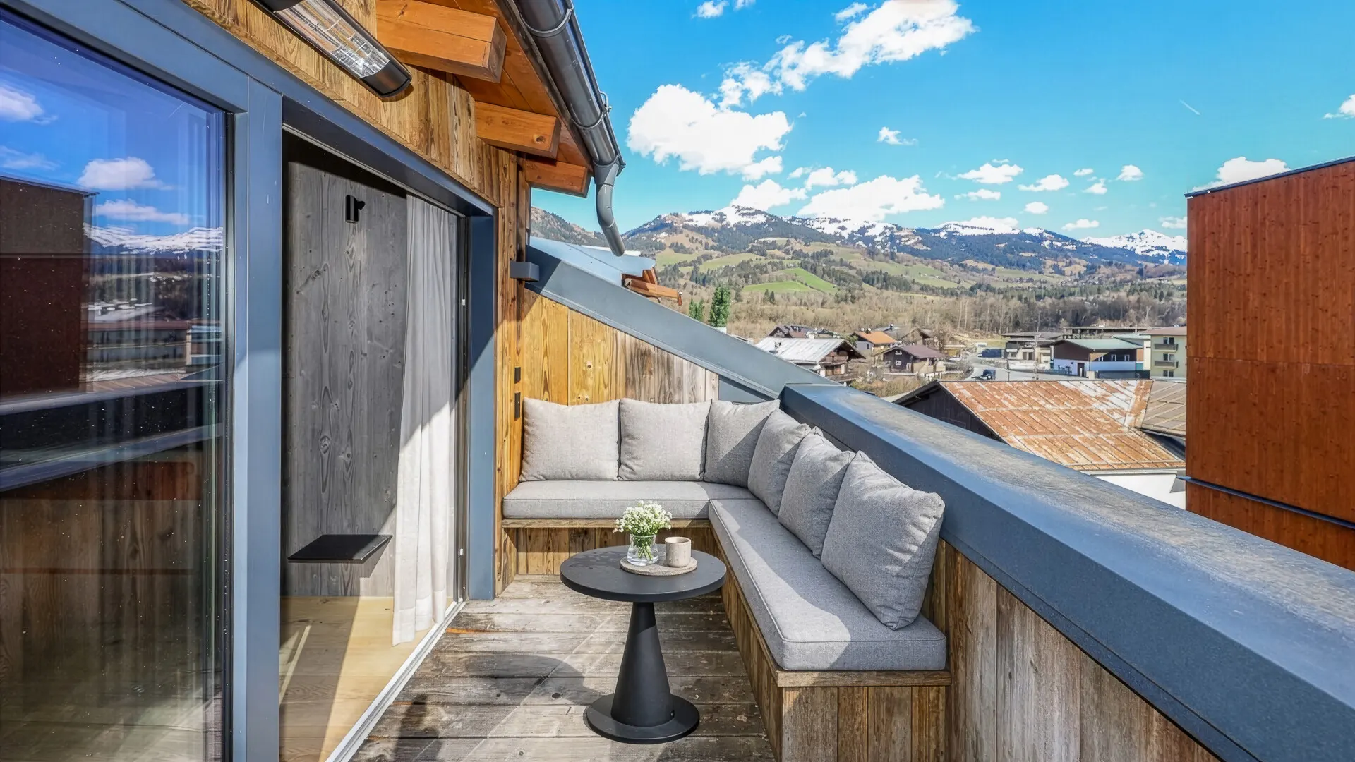 KITZIMMO-Renovierte Luxus Dachgeschosswohnung - Immobilien Kitzbühel.