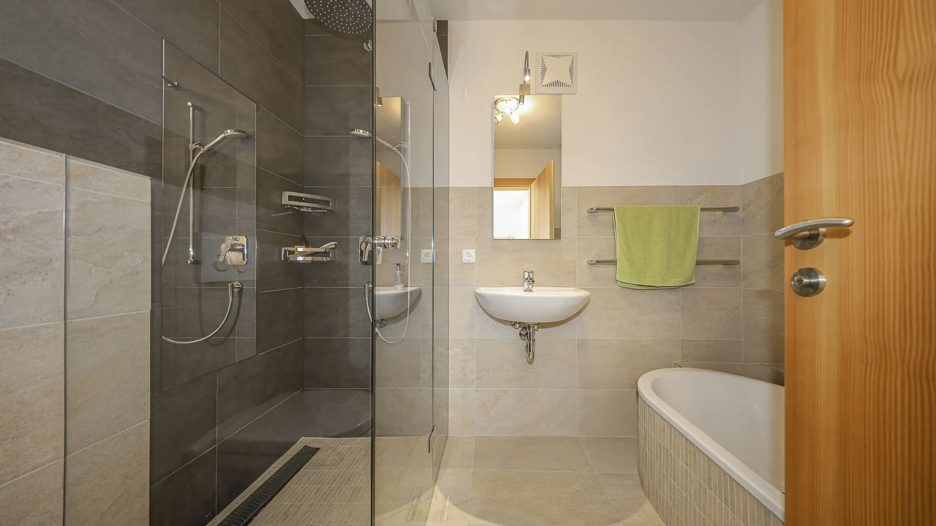 KITZIMMO-Exklusives Landhaus in traumhafter & unverbaubarer Aussichtslage - Immobilien Kitzbühel.-38