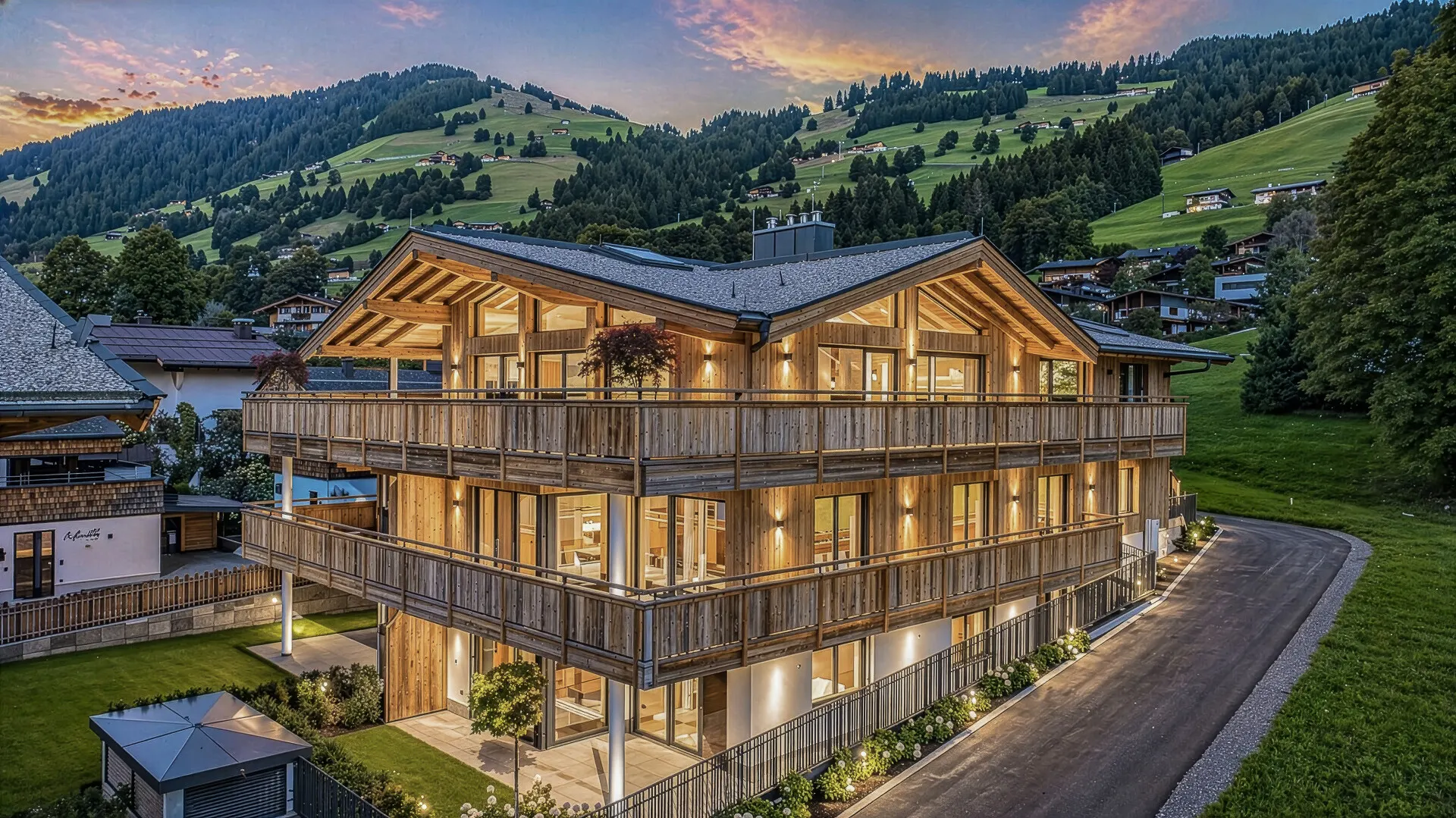 KITZIMMO-Luxuspenthouse sonniger Toplage mit Panorama-Ausblick - Immobilien Brixen.-1