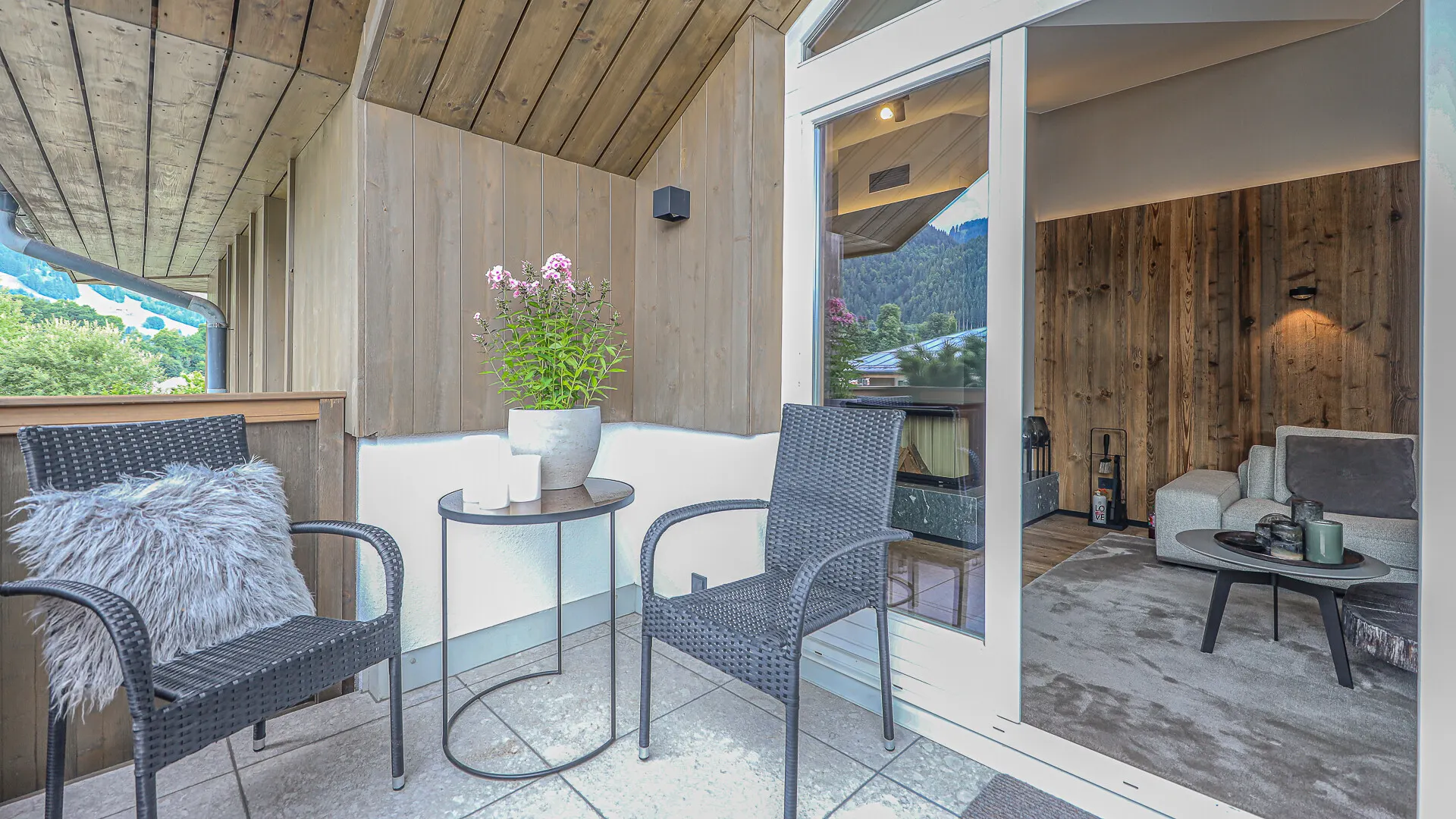 KITZIMMO-Luxus-Penthouse mit Steif-Blick in sonniger Ruhelage - Immobilien Kitzbühel.-25