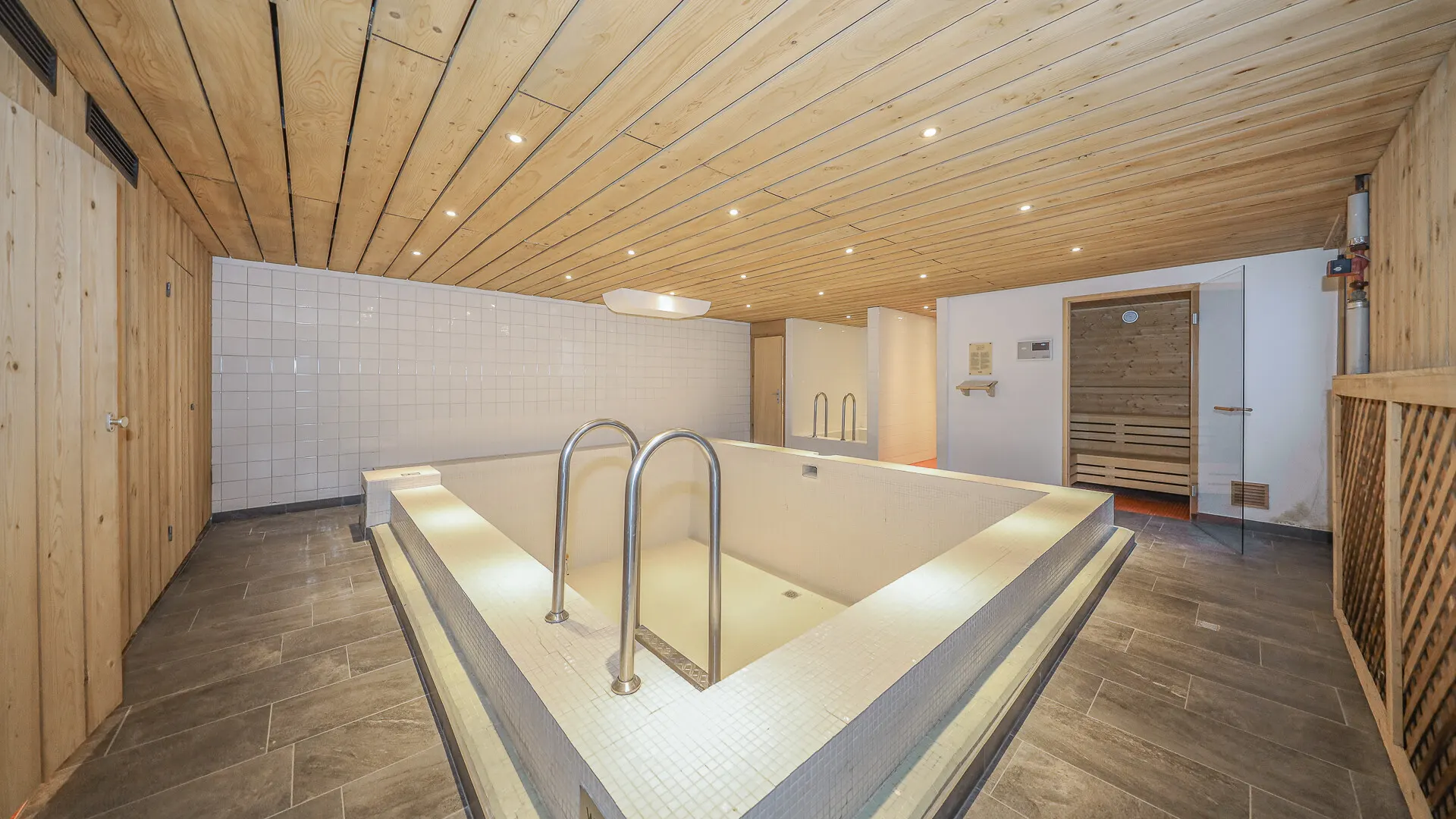 KITZIMMO-Exklusiver Freizeitwohnsitz am Sonnberg mit Panoramablick kaufen - Immobilien Kitzbühel.-35