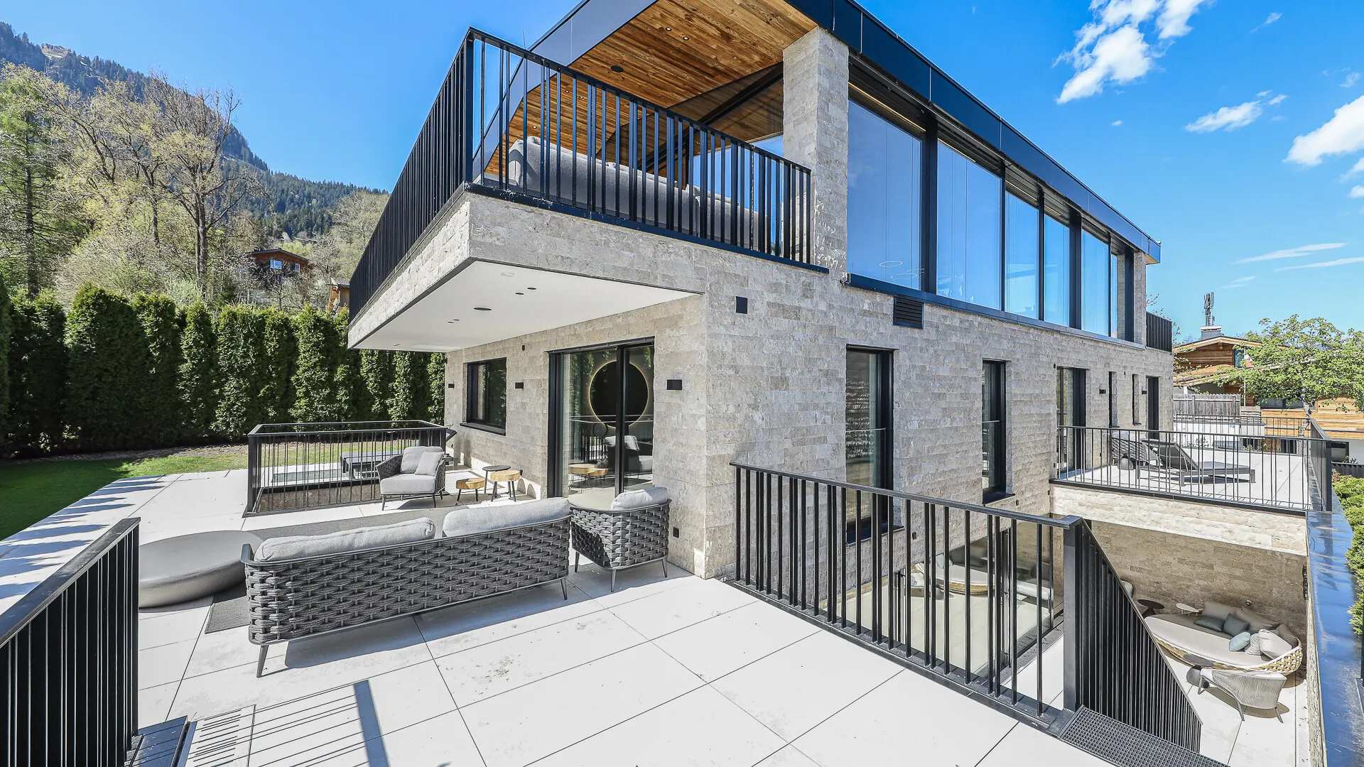 KITZIMMO-Luxusvilla mit Pool am Hahnenkamm - Immobilien Kitzbühel.