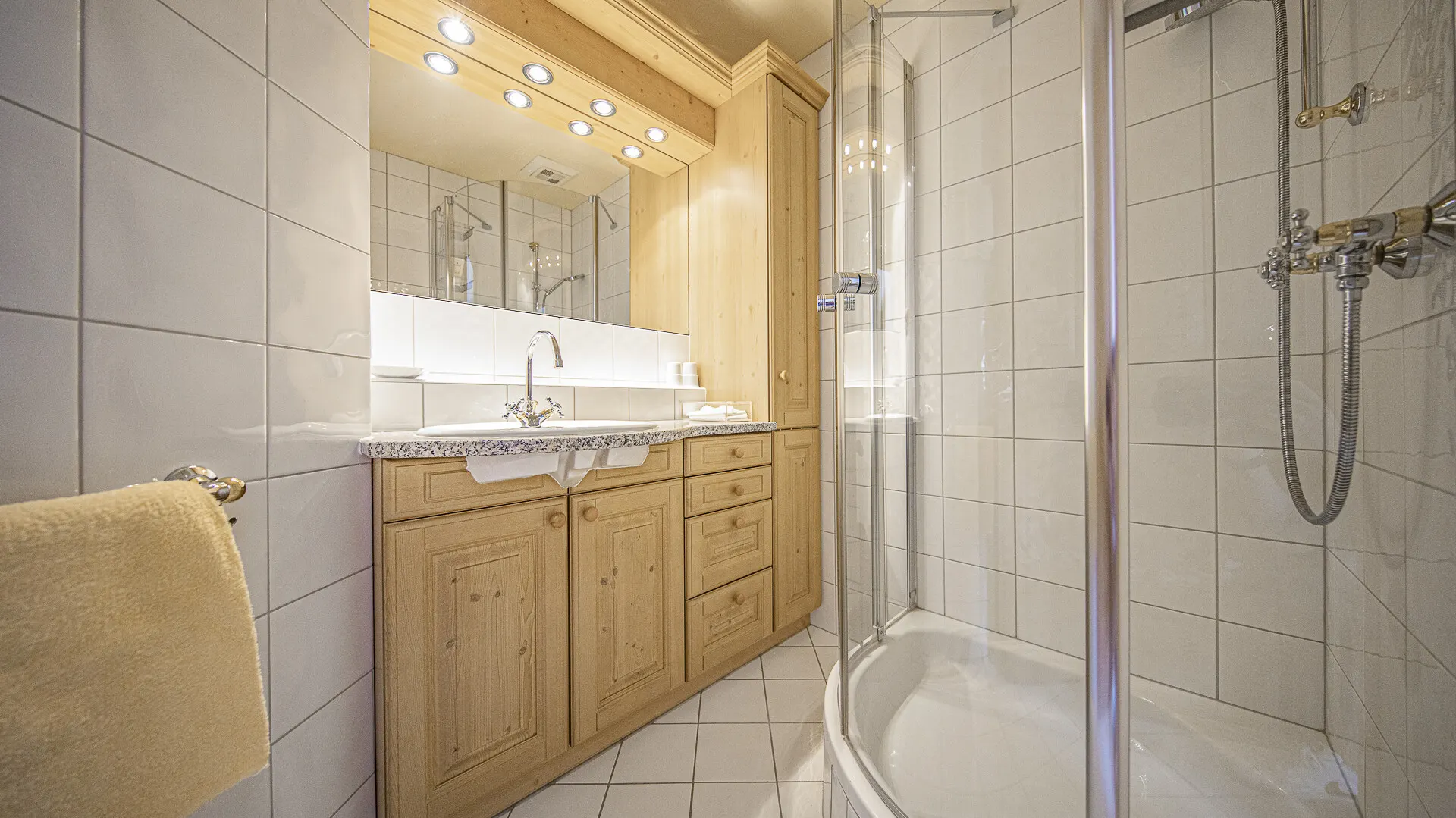 KITZIMMO-Großzügige Wohnung mit schönem Ausblick in Zentrumslage - Immobilien Kitzbühel.-7