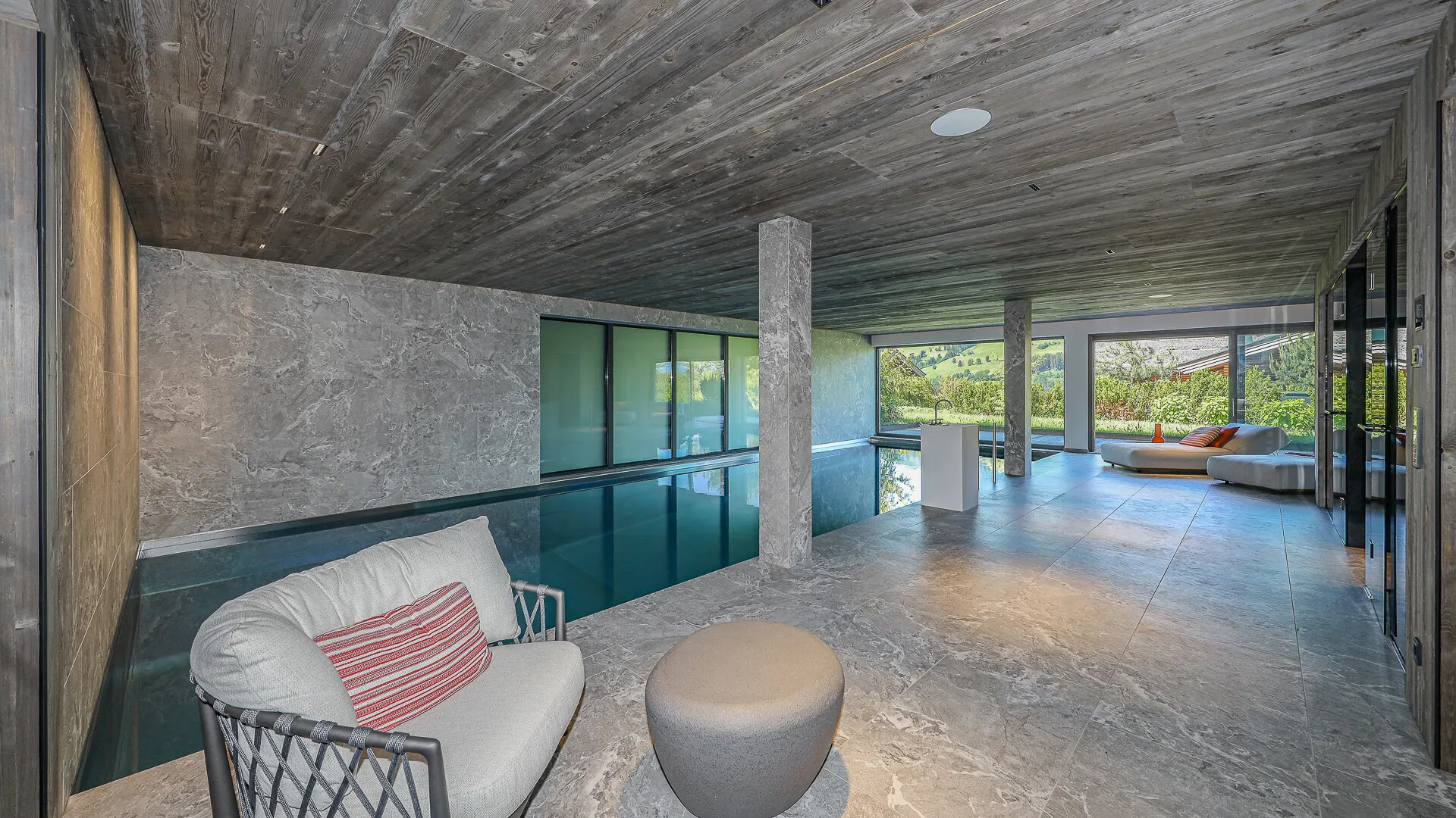 KITZIMMO-Einzigartige Luxusvilla mit Gästehaus in prominenter Toplage - Immobilien Aurach.