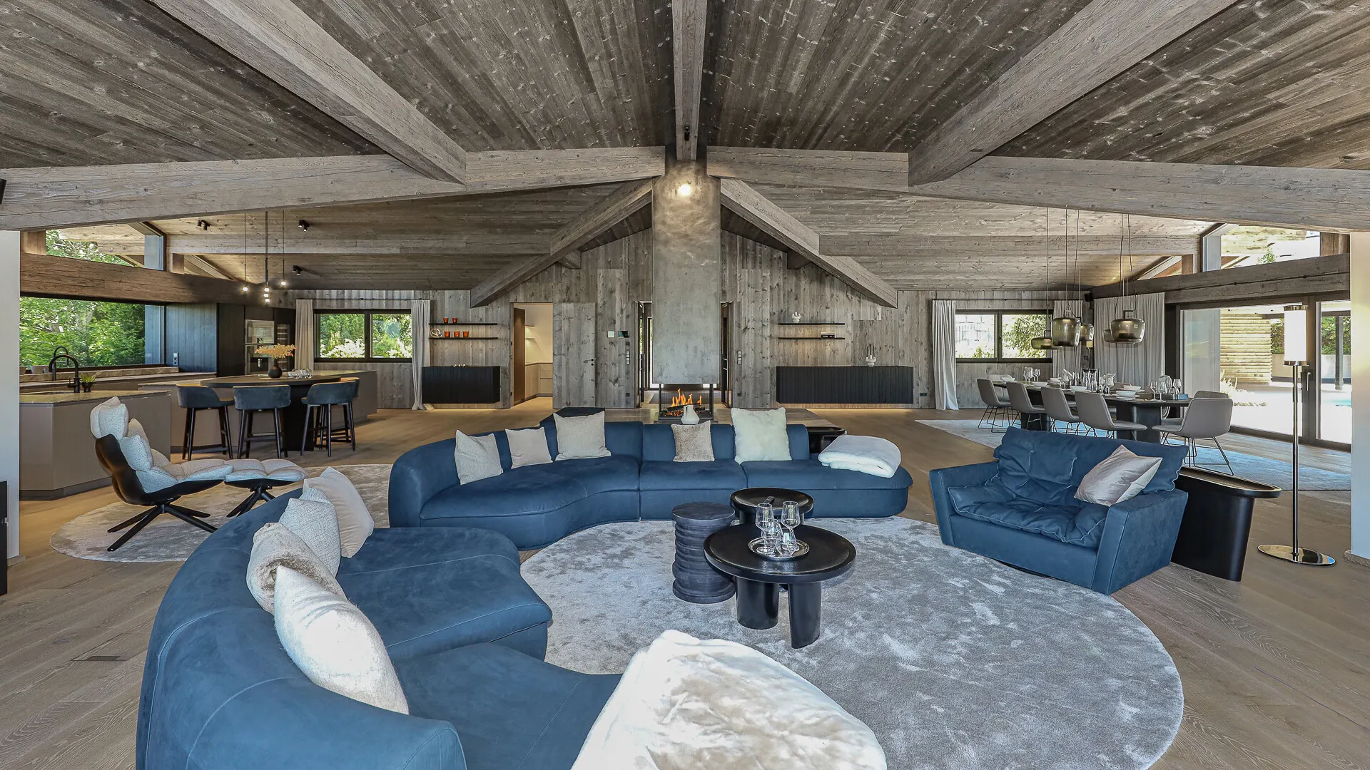 KITZIMMO-Einzigartige Luxusvilla mit Gästehaus in prominenter Toplage - Immobilien Aurach.