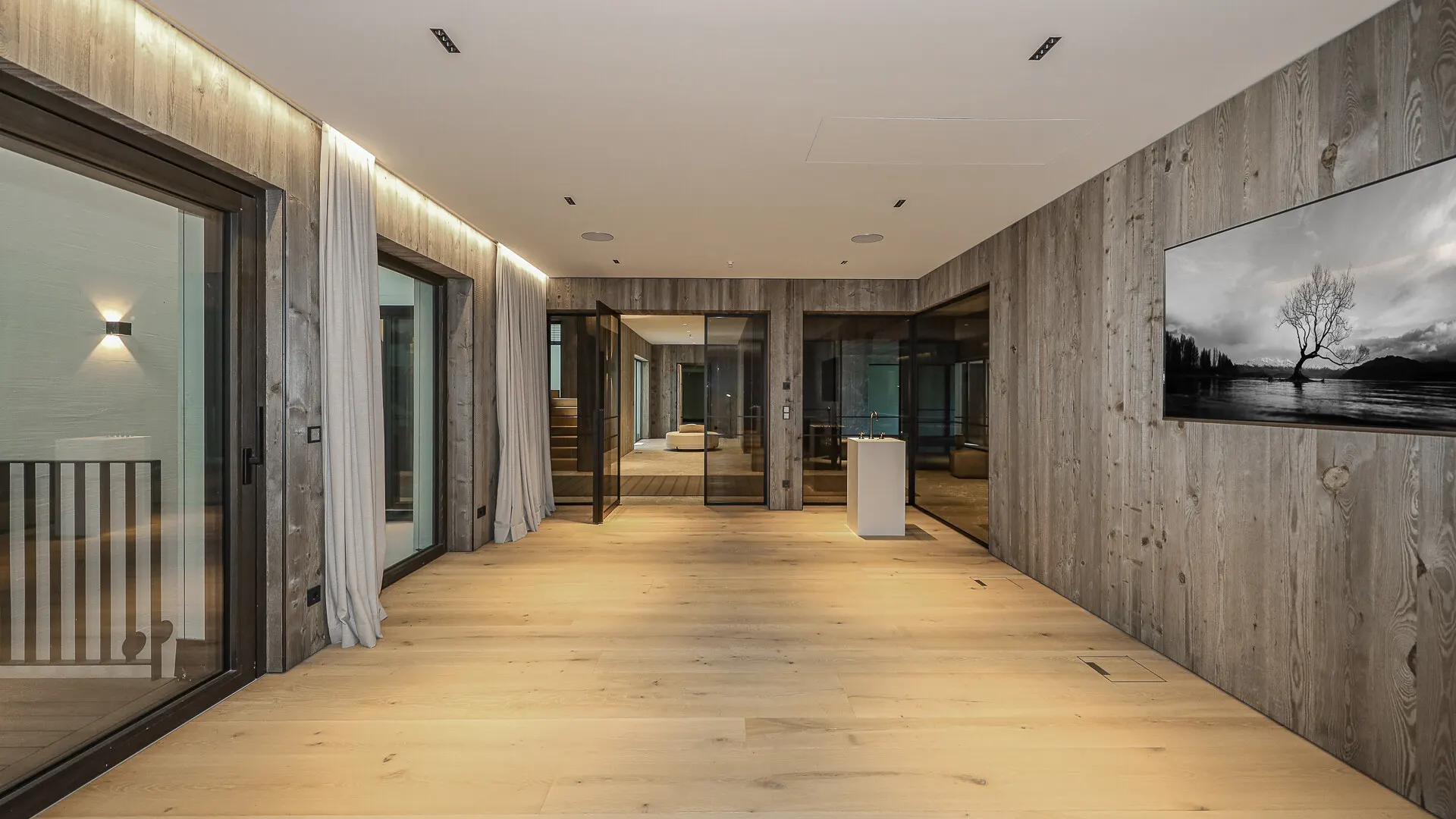 KITZIMMO-Einzigartige Luxusvilla mit Gästehaus in prominenter Toplage - Immobilien Aurach.