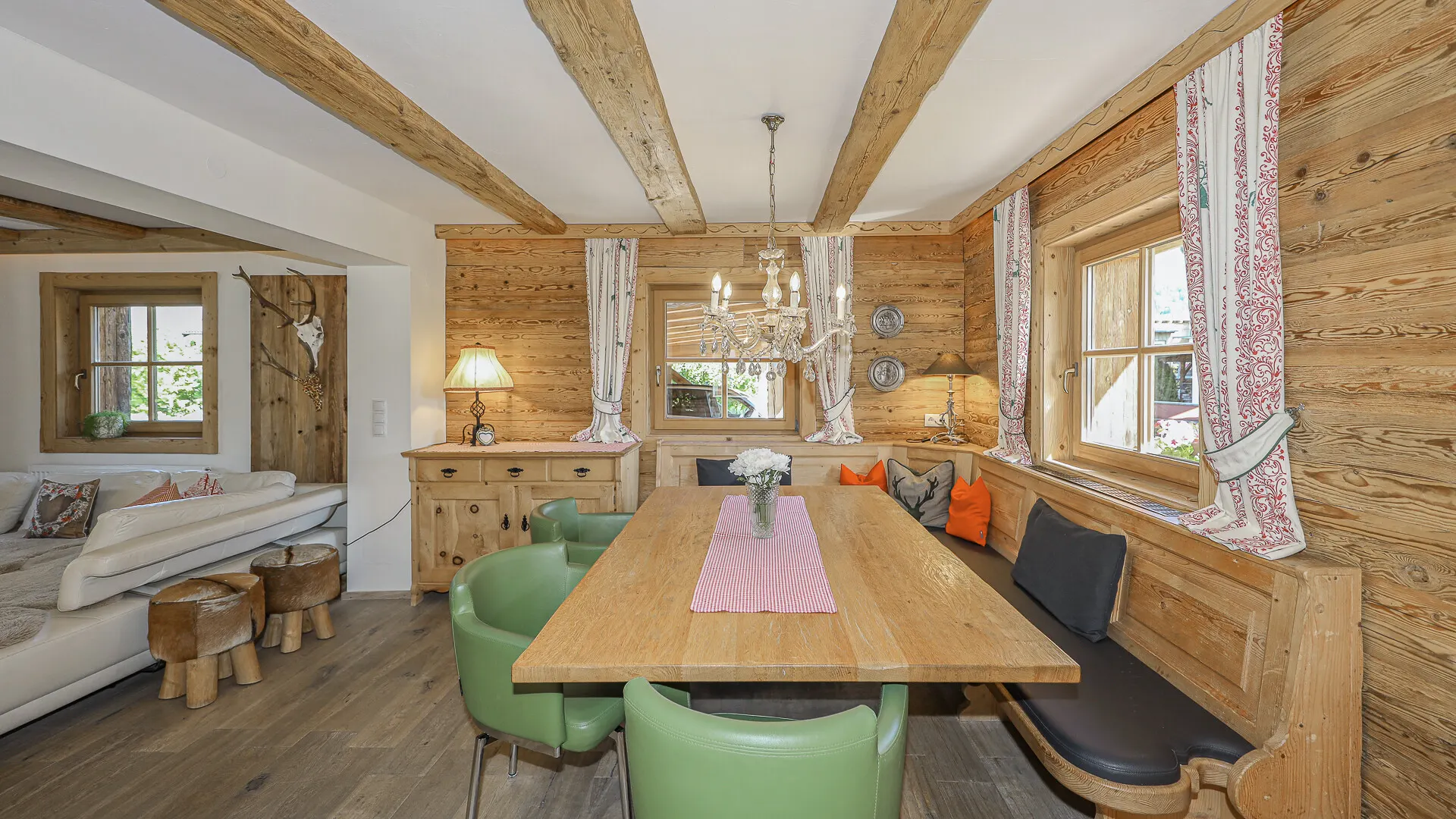 KITZIMMO-Alpenchalet in sonniger Ruhelage mit Kaiserblick - Immobilien Ellmau.