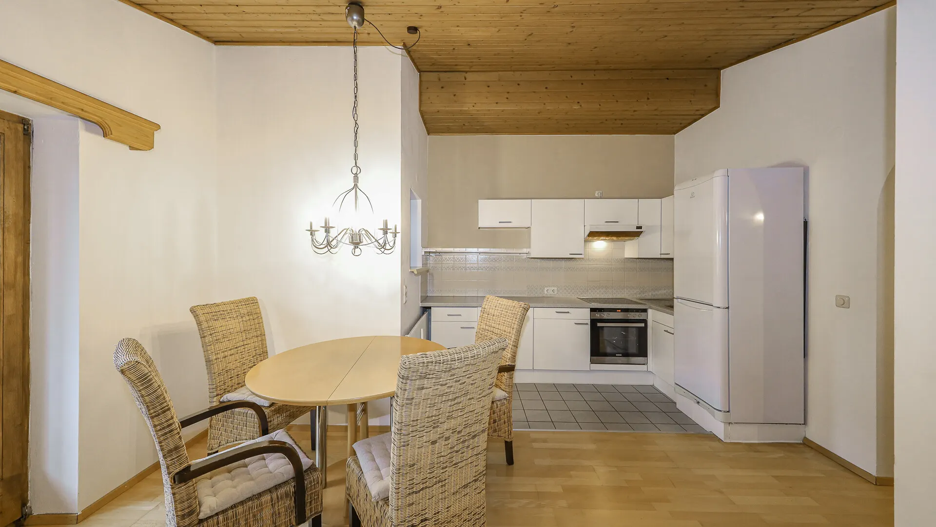 KITZIMMO-Dachgeschosswohnung mit Bergblick kaufen - Immobilien Kitzbühel.