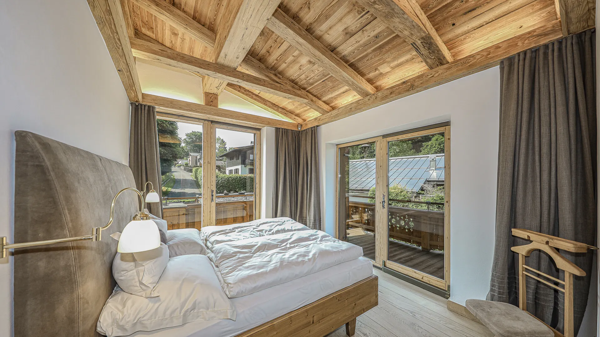 KITZIMMO-Exklusive Luxusvilla mit Freizeitwohnsitz auf der Bichlalm - Immobilien Kitzbühel.