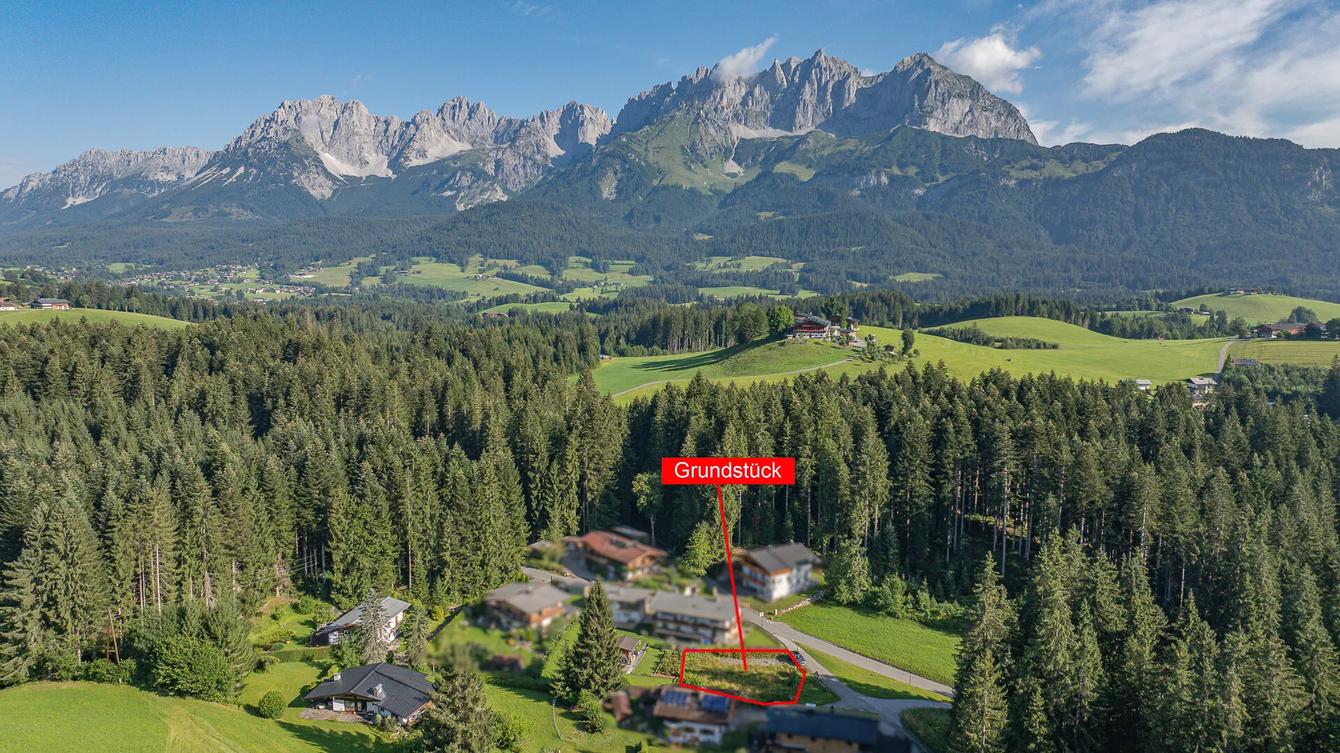 KITZIMMO-Grundstück mit Baugenehmigung für ein exklusives Chalet - Immobilien Oberndorf.