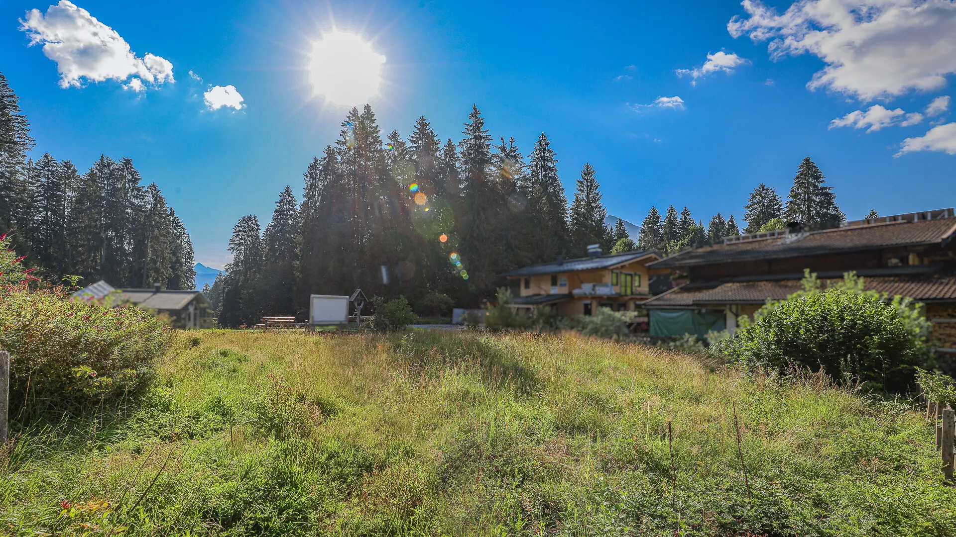 KITZIMMO-Grundstück mit Baugenehmigung für ein exklusives Chalet - Immobilien Oberndorf.